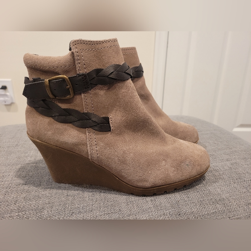 White Mountain booties 10 VGUC